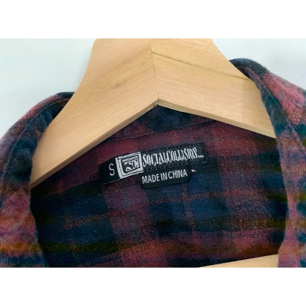 🚫SOLD🚫Bleach dyed flannel - Picture 3 of 3